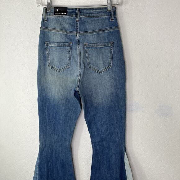 Fashion Nova only the best vibes bell bottom jeans - medium blue wash size 3 - Picture 5 of 11